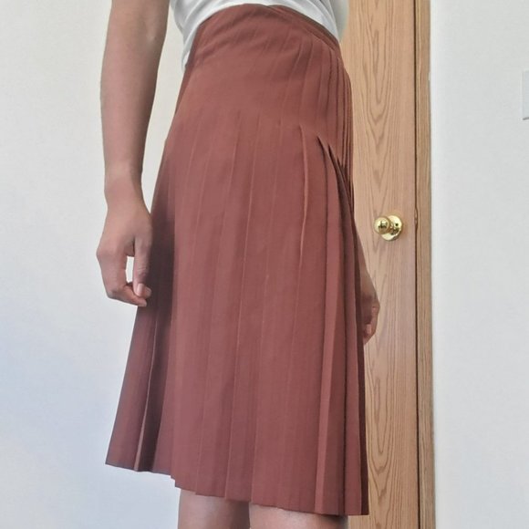 VINTAGE | Brown Academia Midi Pleated High Rise 100% Wool Skirt (Size 8) - Picture 13 of 13